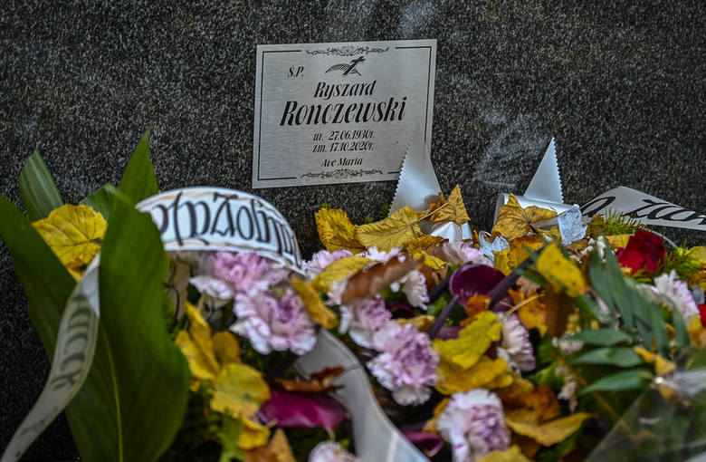 Groby znanych Pomorzan. Tu spoczywają Maciej Kosycarz, Marian Mokwa, Sopocki Parasolnik czy matka Czesława Miłosza [zdjęcia]