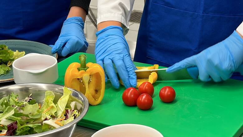 W Zespole Szkół i Placówek Kształcenia Zawodowego w Zielonej Górze odbył się briefing prasowy na temat „Gotuj na zdrowie” na podstawie portalu „Diety