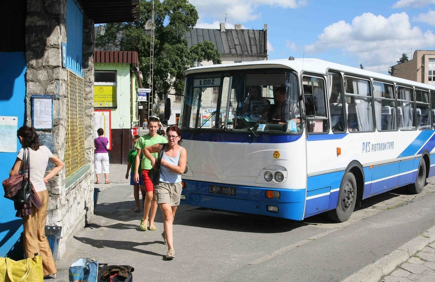 Busy Do Piotrkowa Z Bełchatowa Autobus z Piotrkowa do Łodzi. Piotrkowski PKS zlikwidował wszystkie