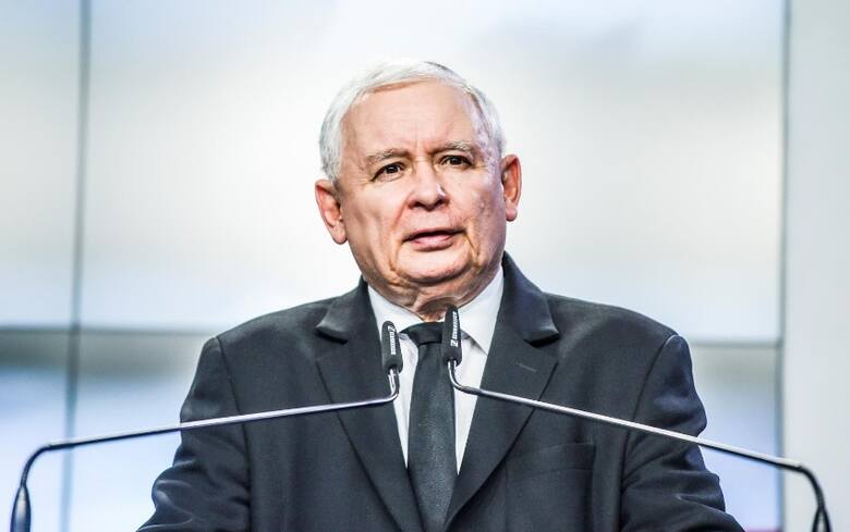 Kaczyński: Tusk wystawił Polskę Rosji poprzez likwidację jednostek wojskowych
