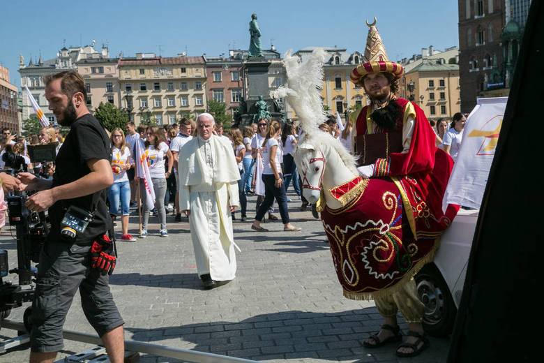 Dwóch papieży w Rynku. Nagrywali spot Światowych Dni Młodzieży [ZDJĘCIA, WIDEO]
