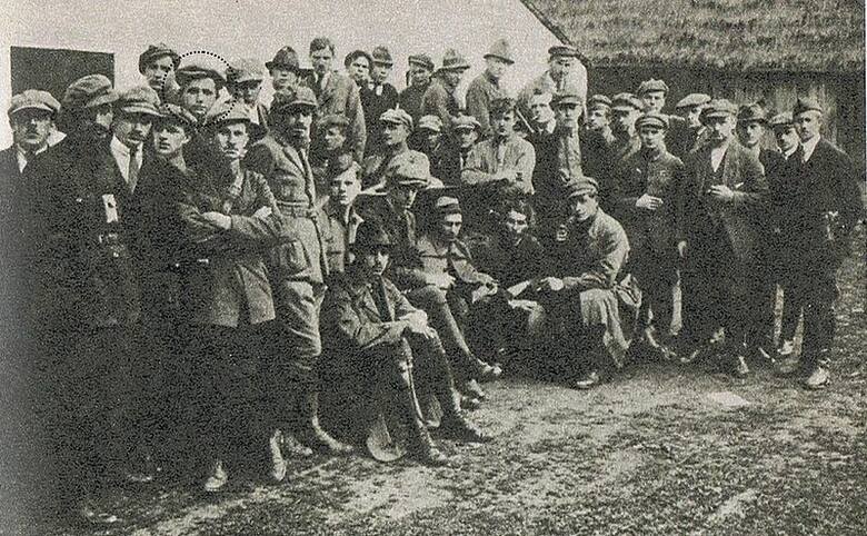 Oddział Dywersyjny kpt. Tadeusza Puszczyńskiego ps. Wawelberg w III powstaniu śląskim. Fotografia wykonana w Pyskowicach w końcu czerwca 1921 r.