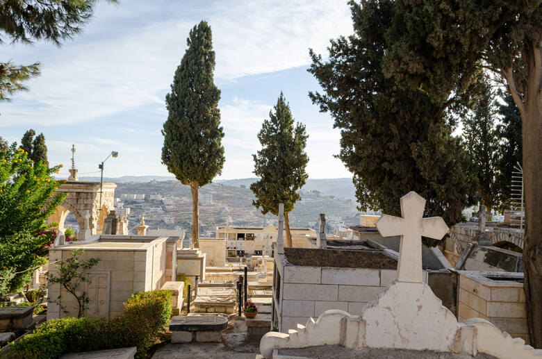Widok na cmentarz i okoliczne wzgórza w Betlejem