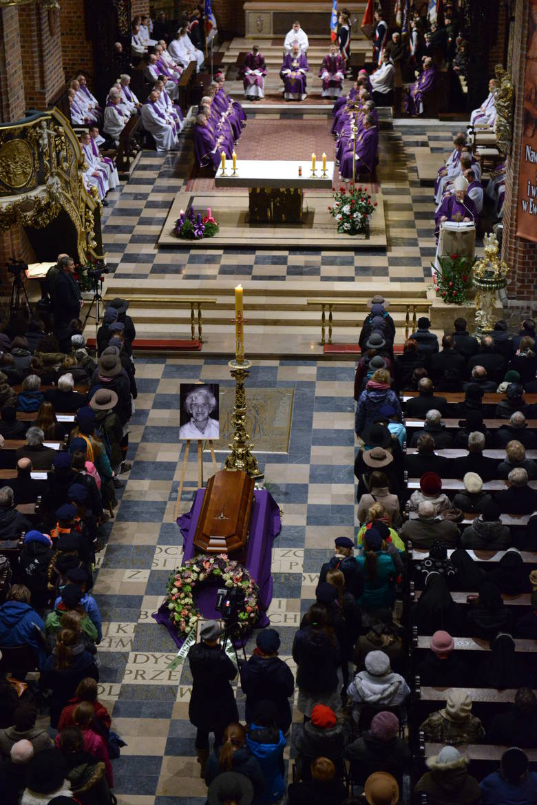 Pogrzeb Wandy Błeńskiej - msza św. pogrzebowa w katedrze