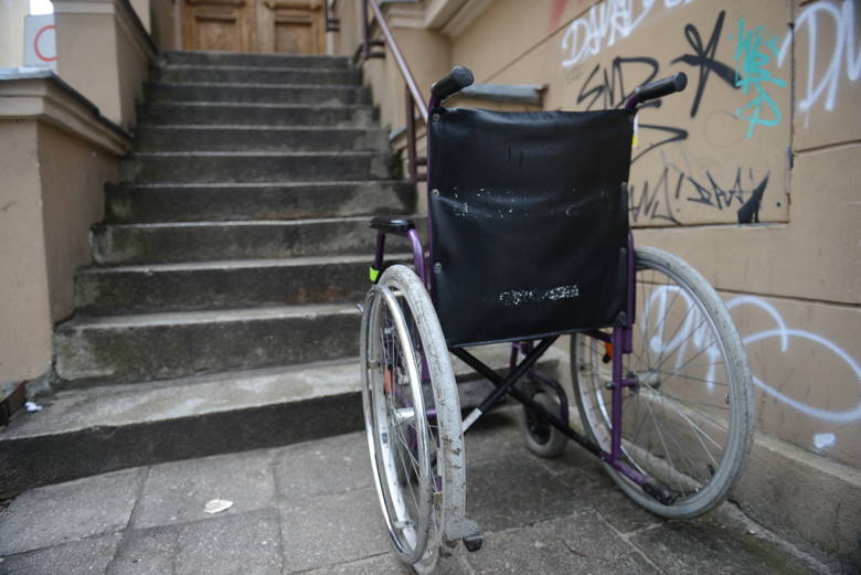 Cena identycznych wózków inwalidzkich może się różnić nawet o 165 proc.