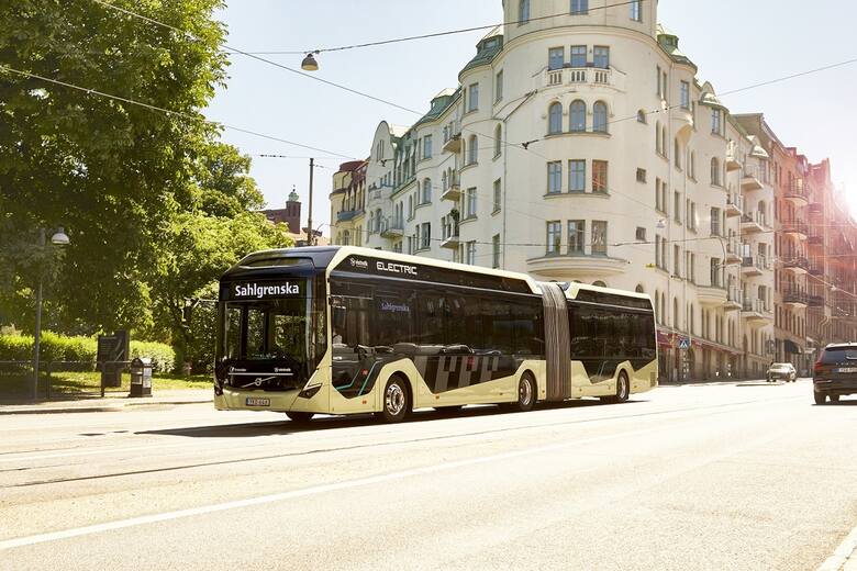 Najnowsze badanie zrealizowane na zlecenie Volvo Buses wskazuje, że poparcie dla wdrażania bardziej ekologicznych środków transportu nadal dzieli opinię