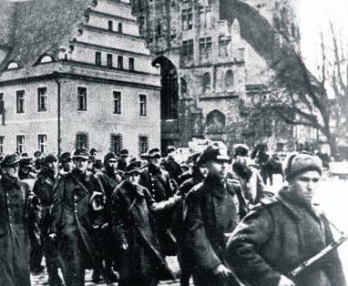 Krosno Odrz., 1945 r. Nikt nie wie, dlaczego żołnierze Armii Czerwonej podpalili miasto.