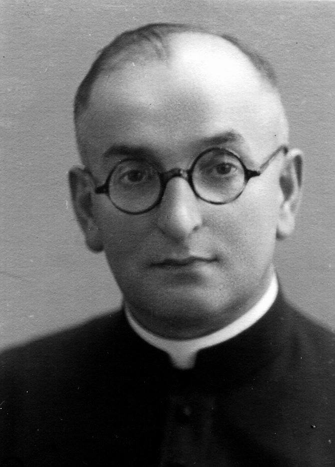 Ludwik Kowalski w 1952 r. uzyskał doktorat z teologii. Opracował także naukowo kult Matki Boskiej Bolesnej w Limanowej