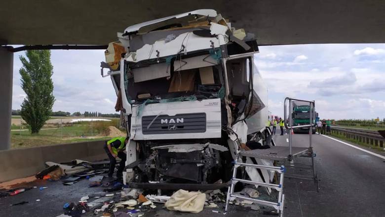 Wypadek na A2 w Komornikach Kierowca ciężarówki zmarł w