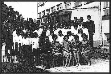 Pierwsza w szkole SP 17 klasa VIII po reformie szkolnictwa podstawowego-17 czerwca 1967 r.