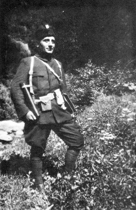 Włado CzernozemskiUrodził się w 1897 r. w Bułgarii. Z zawodu był szoferem. W 1922 r. wstąpił do Wewnętrznej Macedońskiej Organizacji Rewolucyjnej (WMRO),