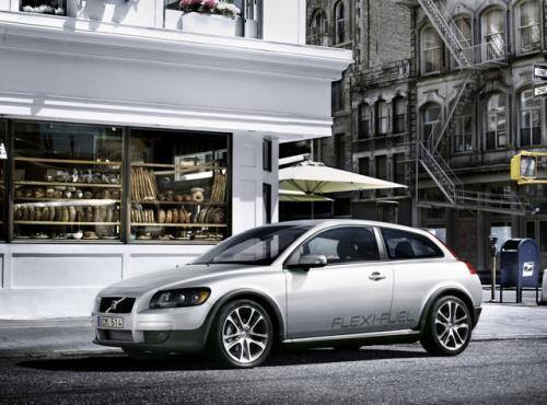 Fot. Volvo: C30 z silnikiem Flexifuel może jeździć na paliwie składającym się w 85 proc. z alkoholu