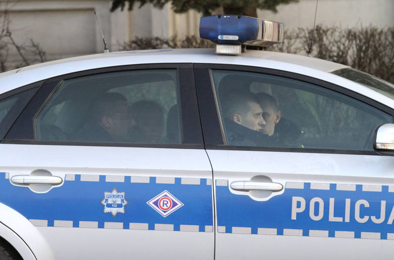 Finansowe restrykcje dotykają nawet zasłużonych policjantów po 20 latach pracy w wolnej Polsce. 