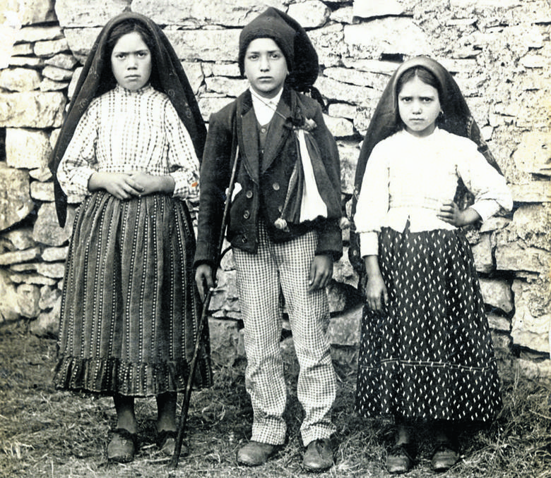 Łucja dos Santos, Franciszek i Hiacynta Marto - troje pastuszków, którym objawiła się Maryja.<br /> 