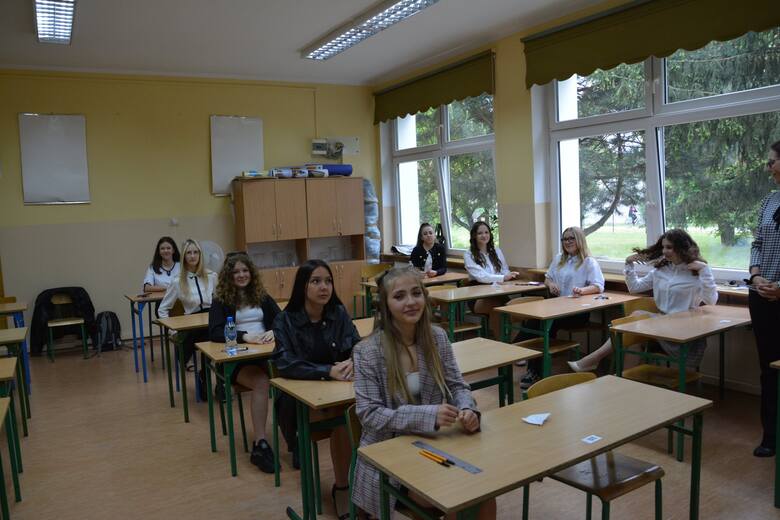 Egzamin ósmoklasisty w gminie Sulechów. Tu z zadaniami zmaga się 345 uczniów ostatnich klas szkół podstawowych
