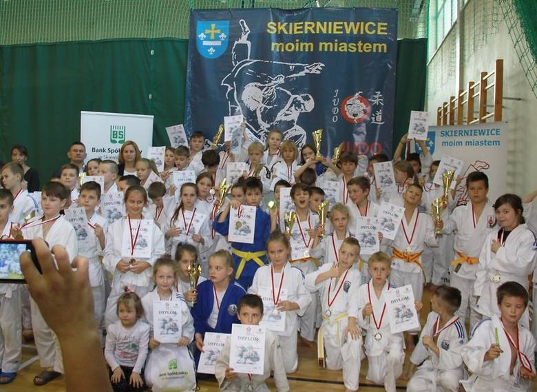 MMKS ,,WOJOWNIK” Skierniewice zdobył 47 medali na Turnieju Judo Dzieci o Puchar Banku Spółdzielczego w Skierniewicach
