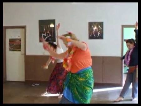 Tańczyły jak na Hawajach (wideo) 