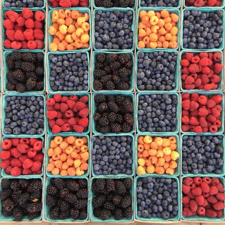 Owoce jagodowe, takie jak truskawki, borówki, jagody, porzeczki, maliny, jeżyny czy winogrona, są cennym źródłem przeciwutleniaczy, które działają przeciwzapalnie i pomagają ograniczyć uszkodzenia komórek mózgu. Odkryto, że występujący w truskawkach (ale też jabłkach, winogronach czy ogórkach)...