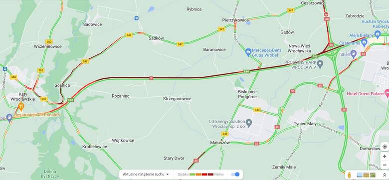 Seria wypadków na drogach we Wrocławiu i okolicy. Korki na autostradzie A4, AOW, DK94 [MAPA]