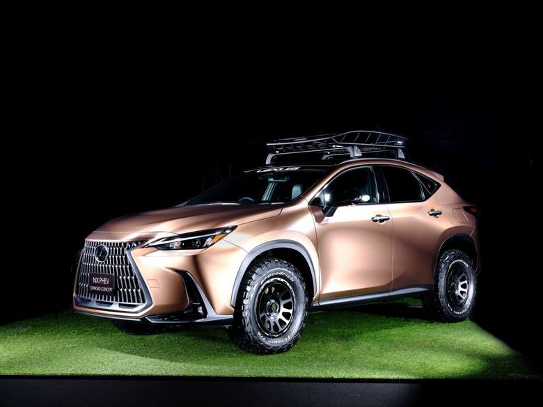 Lexus zaprezentował na Tokyo Auto Salon 2022 dwa prototypowe niskoemisyjne auta do jazdy z dala od autostrad: NX PHEV OFFROAD Concept oraz ROV Concept.Fot.