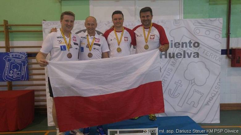 Śląscy strażacy z medalami! Grają w tenisa stołowego