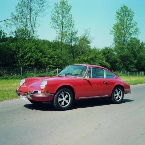 Fot. Porsche: Porsche musiało zmienić nazwę z 901 na 911 – tego zażądał Peugeot.