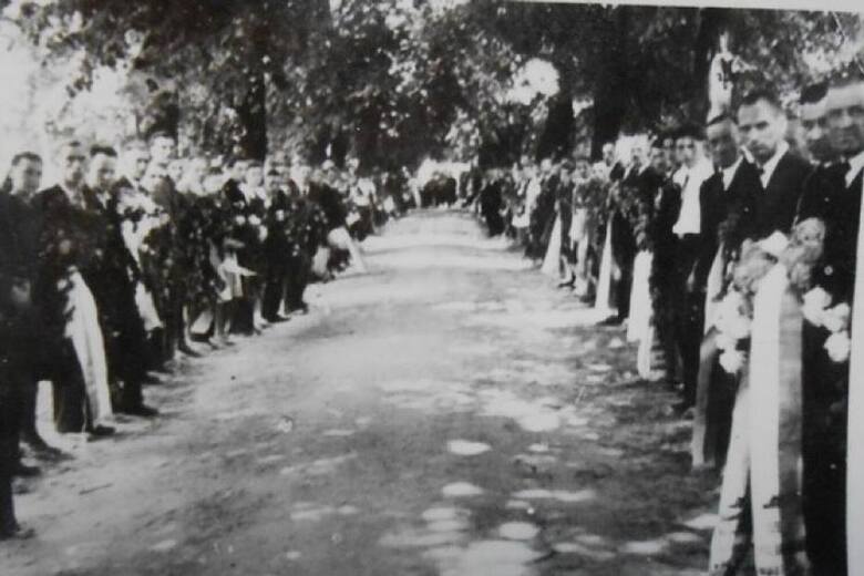 Pogrzeb uczestników bitwy pod Benicami oraz zastrzelonego dzień wcześniej Ignacego Synowca