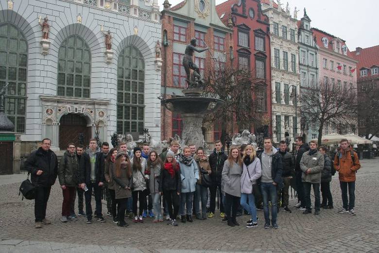 Pierwsza lotnicza wycieczka w historii łowickiej szkoły (Zdjęcia)