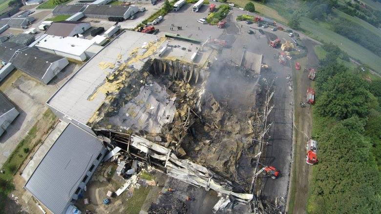 Pożar hali produkcyjnej firmy Hajduk w Lipinkach (pow. wschowski) wybuchł w czwartek, 2 czerwca.