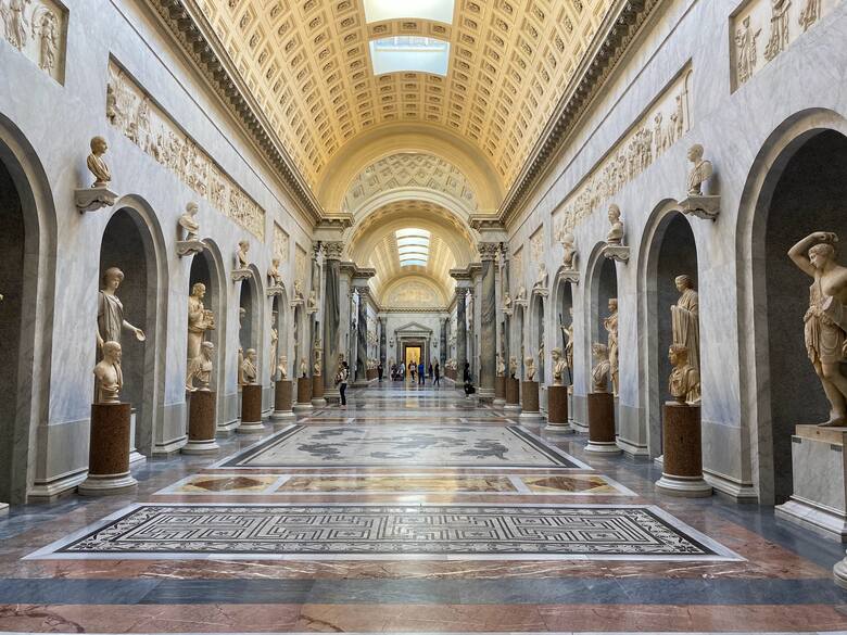 Muzea Watykańskie mieszczą jedną z największych na świecie kolekcji sztuki, sięgającą czasów starożytnych.