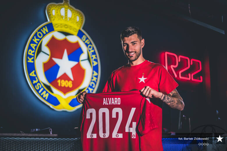 30-letni Avaro Raton to nowy nabytek "Białej Gwiazdy". Hiszpański bramkarz związał się z krakowskim klubem roczną umową. Raton miał