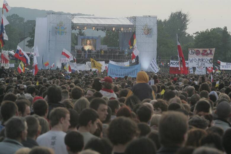Na Krakowskich Błoniach spotkał się z ok. 600 tys. młodzieży