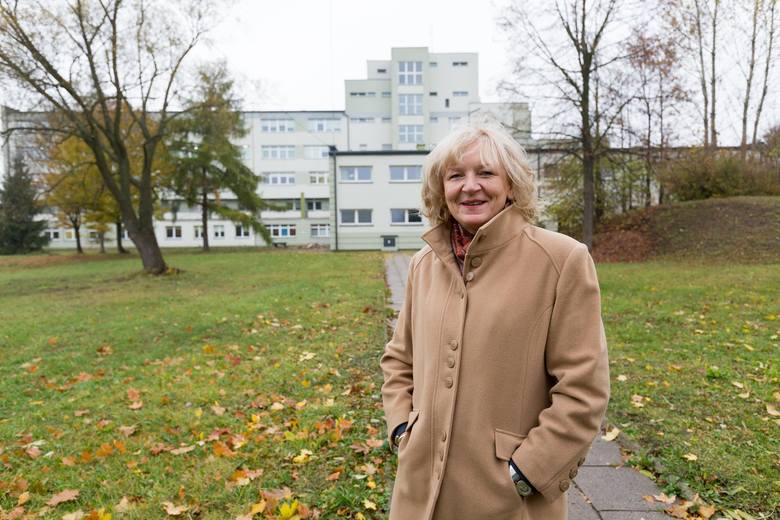 Od 1 kwietnia 2016 roku dyrektorką powiatowego szpitala w Łapach jest, znana w środowisku medycznym, Urszula Łapińska. Zatrudniono ją na umowę o pracę na 6 lat.