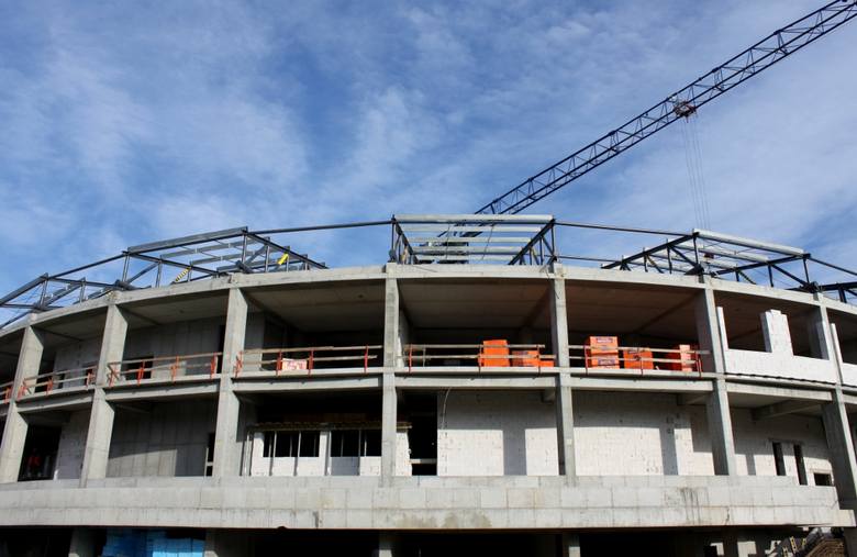 Stadion miejski w Tychach. Termin zakończenia budowy - 11 czerwca 2015 r. 