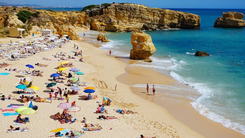 Wycieczki all inclusive do Portugalii na wakacje 2023 mają być średnio o 1361 zł droższe niż te w sezonie 2022.
