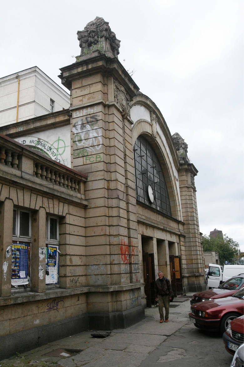 Stary dworzec w Katoicach czeka na dobry pomysł wykorzystania i szybką realizację