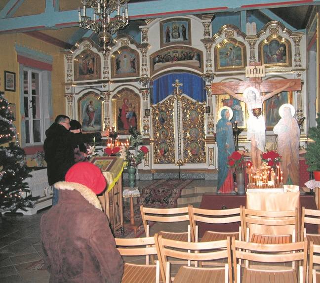 Ciechocińska cerkiew - ściany wykonane są z bali położonych na siebie bez użycia gwoździ.
