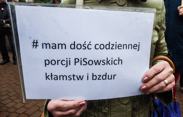 Sympatycy KOD-u protestowali w sobotę w regionie. W Bydgoszczy pojawiło się zaledwie kilkadziesiąt osób.