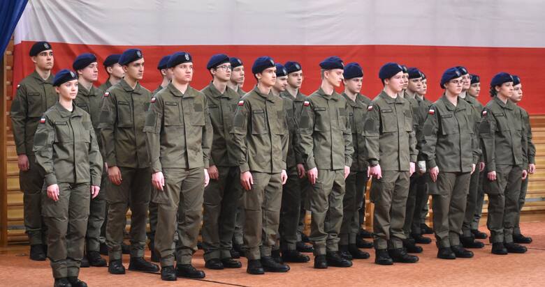 Kadeci klas mundurowych PZ nr 2 w Oświęcimiu złożyli ślubowanie