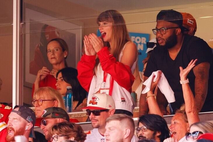 Taylor Swift w loży VIP podczas meczu NFL Kansas City Chiefs z Chicago Bears