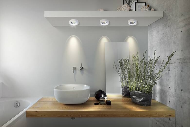 Funkcjonalne i efektowne oświetlenie do łazienki