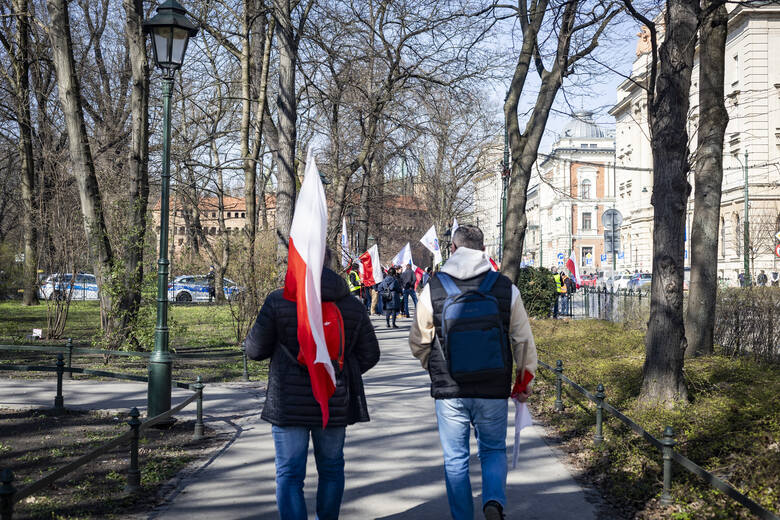Rolnicy od 10. do 14. protestują przed siedzibą Urzędu Marszałkowskiego przy ul. Basztowej 22 w Krakowie.