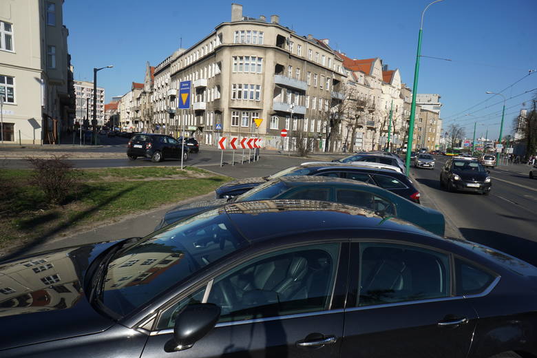 Zakaz parkowania na ulicy Grunwaldzkiej (na odcinku od Szylinga do Roosevelta) oraz na ulicy Święcickiego obowiązywał od godziny 8 w sobotę do godziny 18 w niedzielę  