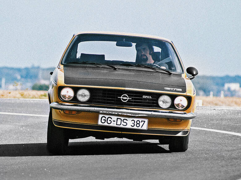 Czy mały sportowy Opel obrósł legendą? Raczej utył od anegdot na swój temat. Jaka jest największa część Manty? Biust pasażerki. A jaka najmniejsza? Mózg
