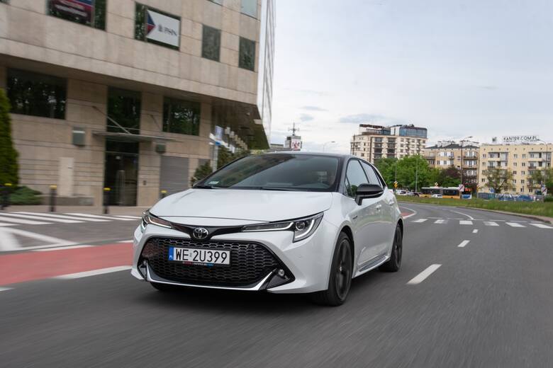 Toyota zakończyła pierwszy kwartał 2023 roku jako lider polskiego rynku, z rekordowym wynikiem 26 139 rejestracji aut osobowych.