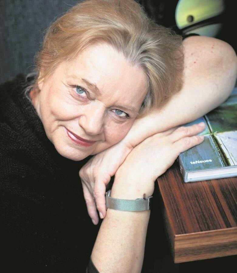 Anna Seniuk, aktorka, pedagog i wykładowca teatralnyDzieciństwo spędziła w Zatorze, a potem trafiła do Krakowa. Polska aktorka teatralna i filmowa, profesor