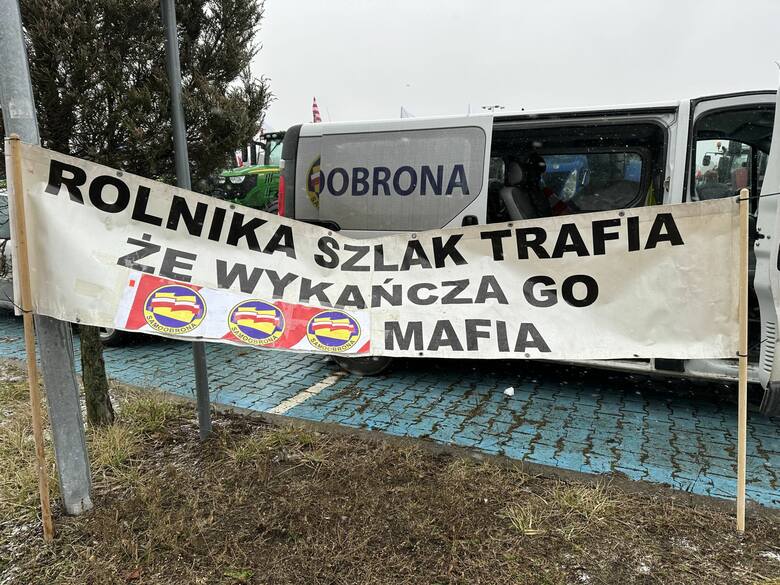 Protest rolników z powiatu grudziądzkiego w Grudziądzu. Zjechało ponad 300 ciągników.
