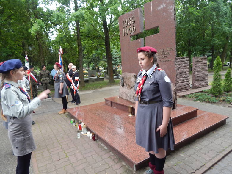 Spotkanie odbyło się na cmentarzu przy pomniku ofiar stalinizmu.