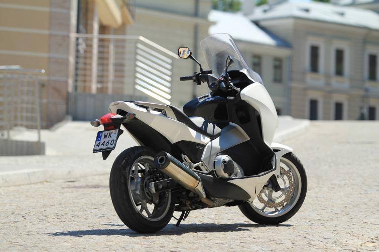 Testujemy: Honda Integra - skuter czy motocykl? (foto, film)