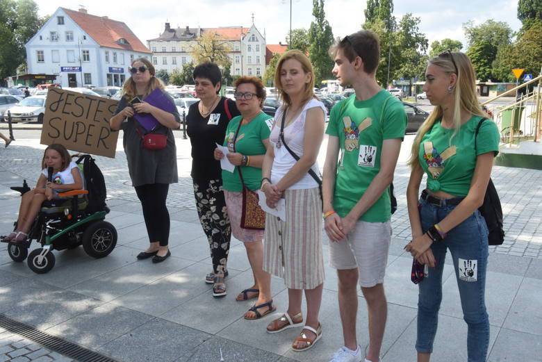Sobota, 27 lipca 2019 rok. Akcja "Zielona Góra wolna od nienawiści". 